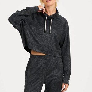 VUORI Halo Crop Funnel Neck Buttery Soft Pullover Charcoal Tortoise XL